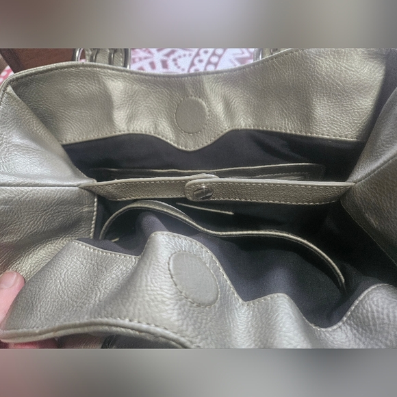 Tignanello Leather Metallic Silver Handbag And Wallet Set - Picture 6 of 16